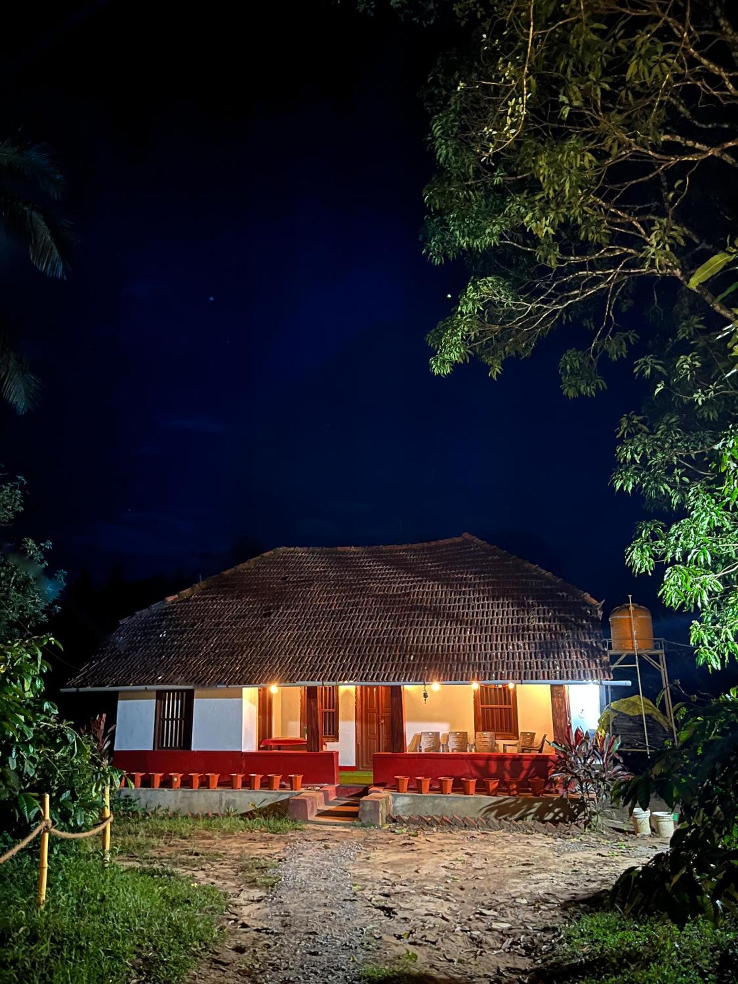 Tausco & - Coorg *